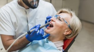 does a cracked tooth need to be pulled procedure albany